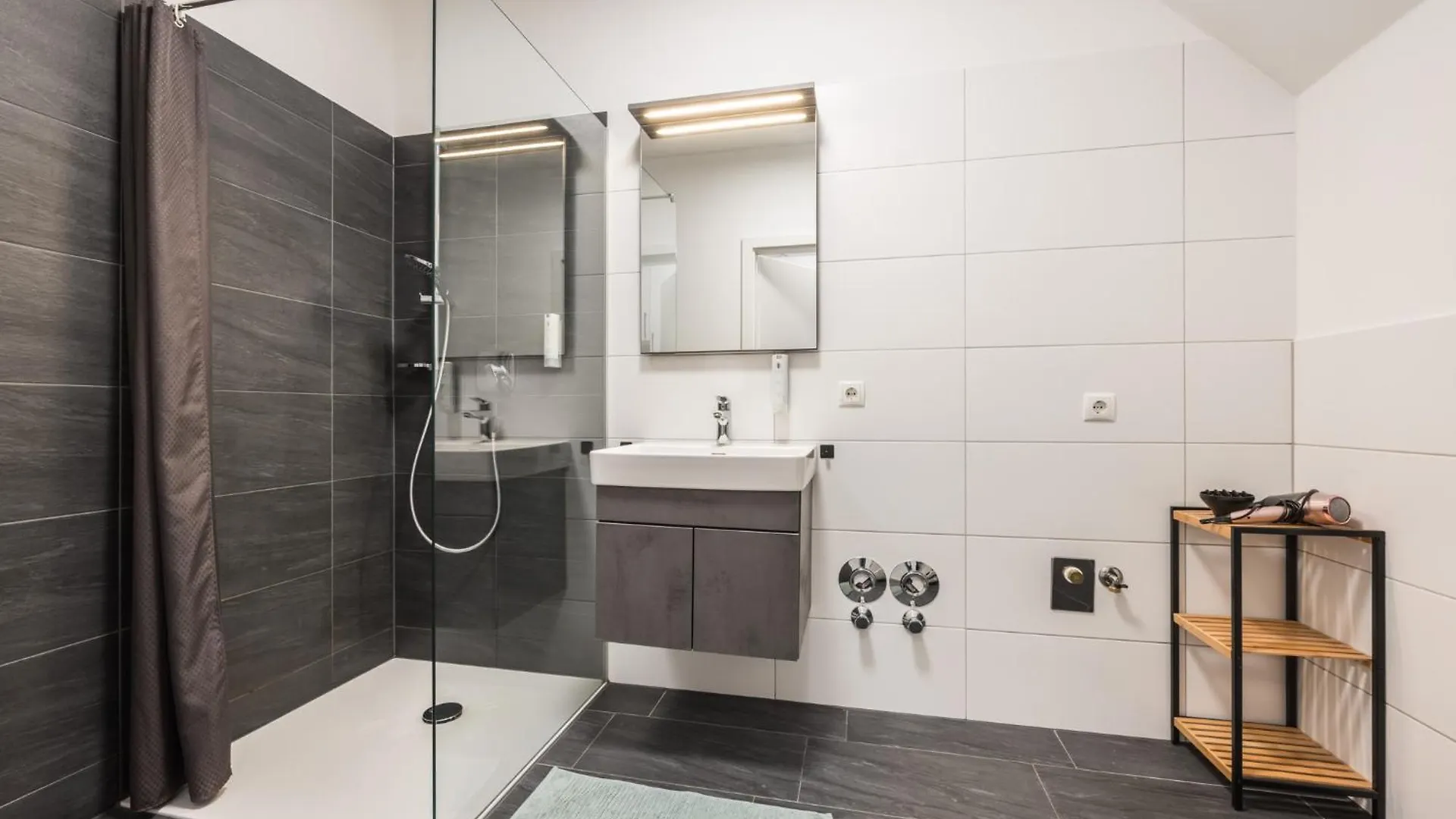 شقة فندقية إنسبروك Myquartier Central City Suites النمسا
