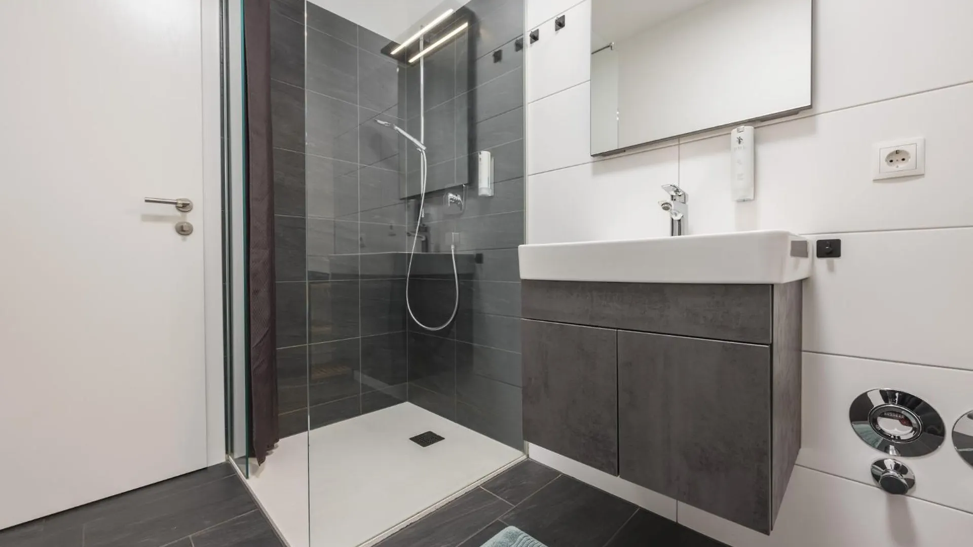 Ξενοδοχείο με διαμερίσματα Myquartier Central City Suites Ίνσμπρουκ